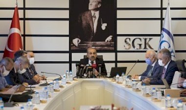 SGK Başkanı Yılmaz basın toplantısı düzenledi